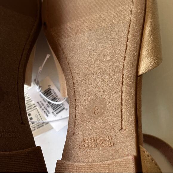 Old Navy Women's Pointy Toe Low Heel Ankle Strap Flats Desert Floor Sz 8 - Picture 7 of 13